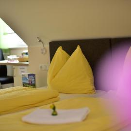 Ferienwohnungen und Zimmer Yassi, hótel í Spielberg