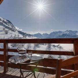 Chalet,14 p, 230m2,sauna,billard,source, hotel in Villard-Reculas