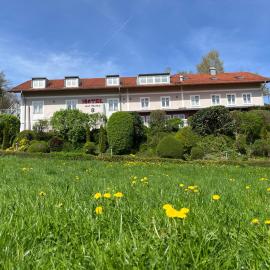 Viesnīca Hotel Auf Wolke 8 pilsētā Trostberga pie Alcas