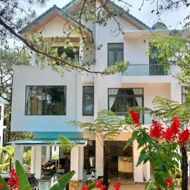 HeniSi 2 Hotel Măng Đen
