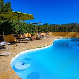 Sardinia Family Villas - Villa Nina with private pool, khách sạn ở Abbiadori