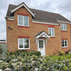 Amazing 5 Bedrooms - 10 Beds Detached House in Bedford, hotel a Elstow