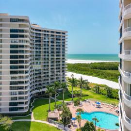 Beach Front Condo In Paradise Marco Island, hotel in Marco Island