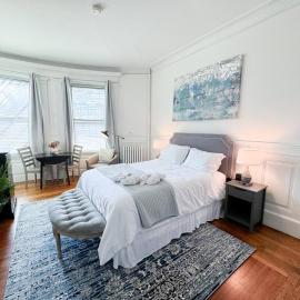 Pvt Room,Shared Bath, St Marys, Fenway, Longwood, hotel en Brookline