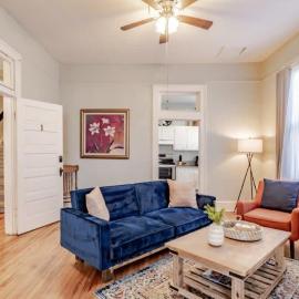 Dauphin District Darling #1-Downtown, Restaurants, hotel in Mobile