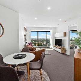 Infinity Excellence!~1Bed/1Bath/Office/1Car~VIEWS!