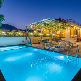 ELIVAAS 2 BHK Pet Friendly Villa with Pvt Pool - Heaven in Hill, Hotel in Udaipur