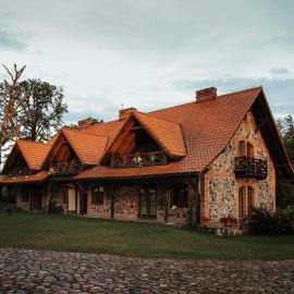 Poganty - Obora, hotel in Giżycko