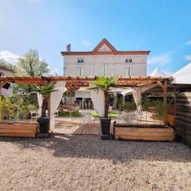 Domaine du Baraillot - Chambres & Table d'hôtes, Soirée Étape, hotel u gradu 'Aiguillon'
