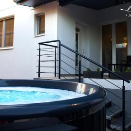 Lana apartman, hotel a Makó