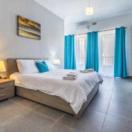Duplex House in the heart of St Julians by SF HOMES, hotel in St. Julianʼs