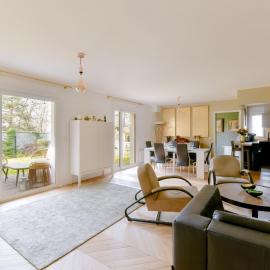 EXIGEHOME-Comme une maison avec jardin et parking privé