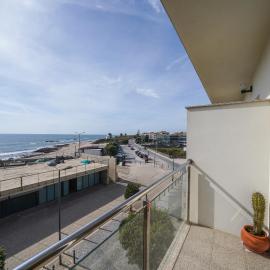 Ombak Apúlia - Sea view, Hotel in Apúlia