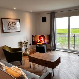 Seaside Serenity โรงแรมในลาแนคลี