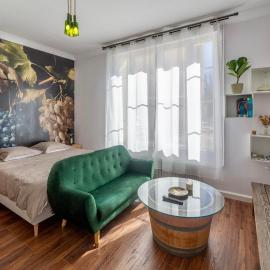 Suite Grand Cru - SPA & terrasse, hotell i Arveyres