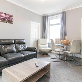 Quiet & Cosy 3BedRoom - Great Base in South Shields near Hospital and Port of Tyne - Free Parking