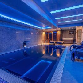 Luxurious Villa in Prevalla, hotel in Prevalla