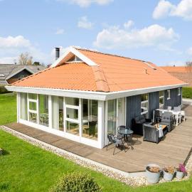 Stunning Home In Juelsminde With Wifi، فندق في Sønderby