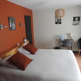 Le Barriol, hotel Saint-Julien-Chapteuil városában
