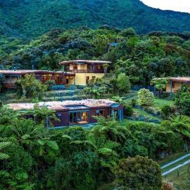 Whare Aroha: Retreat to Wellness, hotel i Pakawau