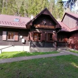 Chata Horáreň Meštrová, hotel u gradu Kvačany
