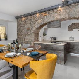 Apartman 2A, Hotel in Breza