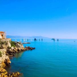 Luxe et charme Vieil Antibes 80m2 Clim Parking plages à pieds