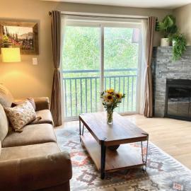 Updated Downtown Condo Walk Everywhere and Parking, Hotel in Breckenridge