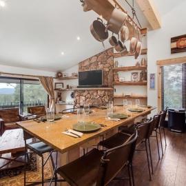 Cozy 2BR Condo Near Peak 8 and Town with Hot Tub Access