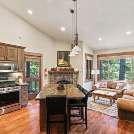 Northstar Ski in Ski out 2BR Condo