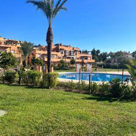 Casares del Sol – hotel w mieście Casares