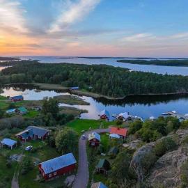 Kalles, skärgårdsidyll med utsikt över Hamnsundet, hotel em Saltvik