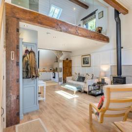 Lyme Tree Farm Cottages - Hotching Barn and Knockstone Cottage, hotel v destinaci Tideswell