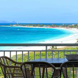 Top floor unit 520 ft2 - 48 m2 with stunning dominant view on ocean, St Barth, Orient Bay, hotel a Orient Bay