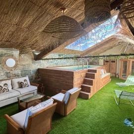 La cave de Grand Cabane, hôtel à Fourques