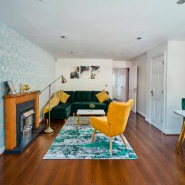 Cherish Stays spacious & amazing 3 Bed House in Hayes & Heathrow