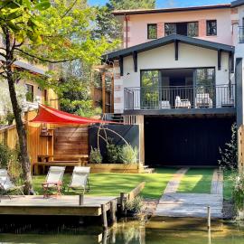 Villa du Canal - Ponton pour bateau, hotel in Cazaux