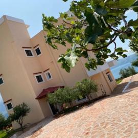 Levi's Villa Radhima