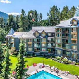Cascade Lodge, готель у місті Вістлер