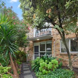 Complete Host Cromwell Rd Apartments