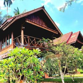 Bamboo House, hotel in Khao Sok National Park