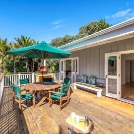 Nikau Cottage - Palm Beach Holiday Home, hotell i Palm Beach