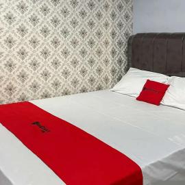 RedDoorz near Waterpark Citra Garden Medan, hotel v destinaci Sunggal
