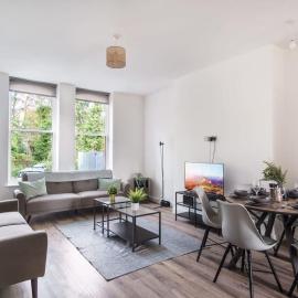 Spacious 3 Bed Apartment in Waterloo Liverpool, hotel Waterlooban
