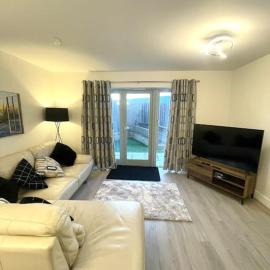 3 bedrooms, 2 story Olympic House Portland