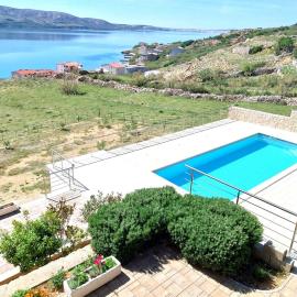 Apartment Ante K A1, hotel sa Metajna