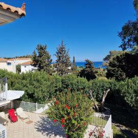 Skala - Villa - Sleeps 7 - Parking - Garden, hotel a Skála Kefalonias
