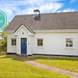 Brittas Bay Holiday Village No 7 by Trident Holiday Homes, hotel a Brittas Bay