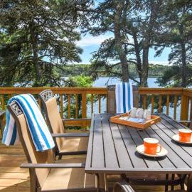 Viesnīca Amazing Location Lakefront Waterside Deck pilsētā Čatama