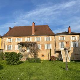 Le Logis D'Azé, hotel in Azé